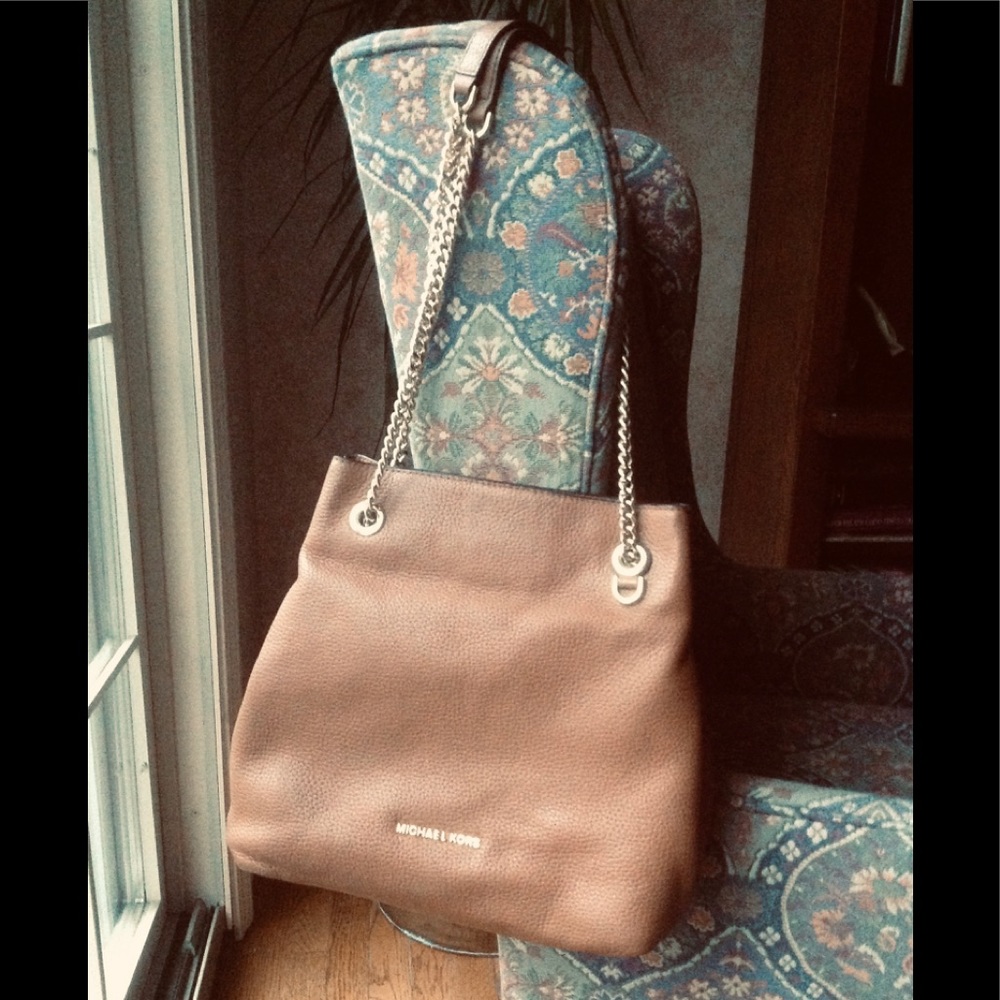 Michael Kors purse/shoulder bag gold link chain